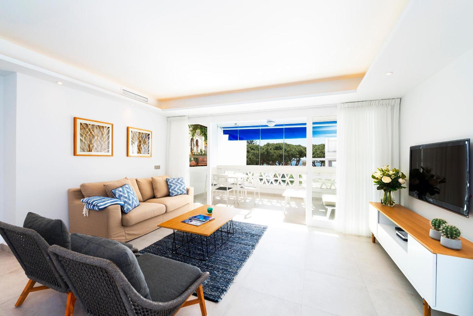 Modern 2 Bedroom Apartment, With Sea Views, In Playas Del Duque - Puerto Banus Marbellac