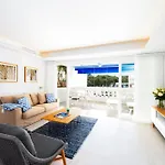 Modern 2 Bedroom Apartment, with Sea Views, in Playas del Duque - Puerto Banús