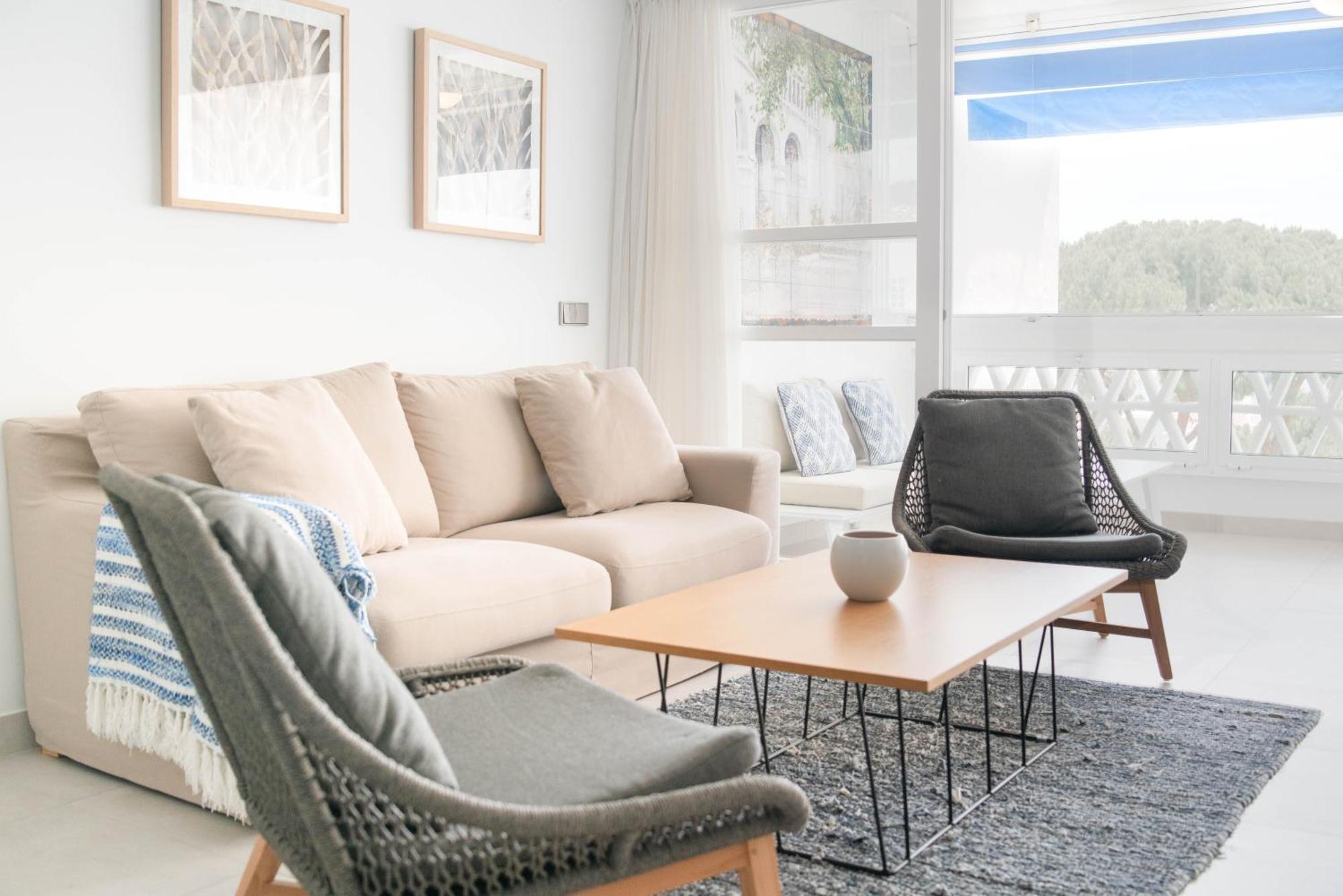 Modern 2 Bedroom Apartment, With Sea Views, In Playas Del Duque - Puerto Banús